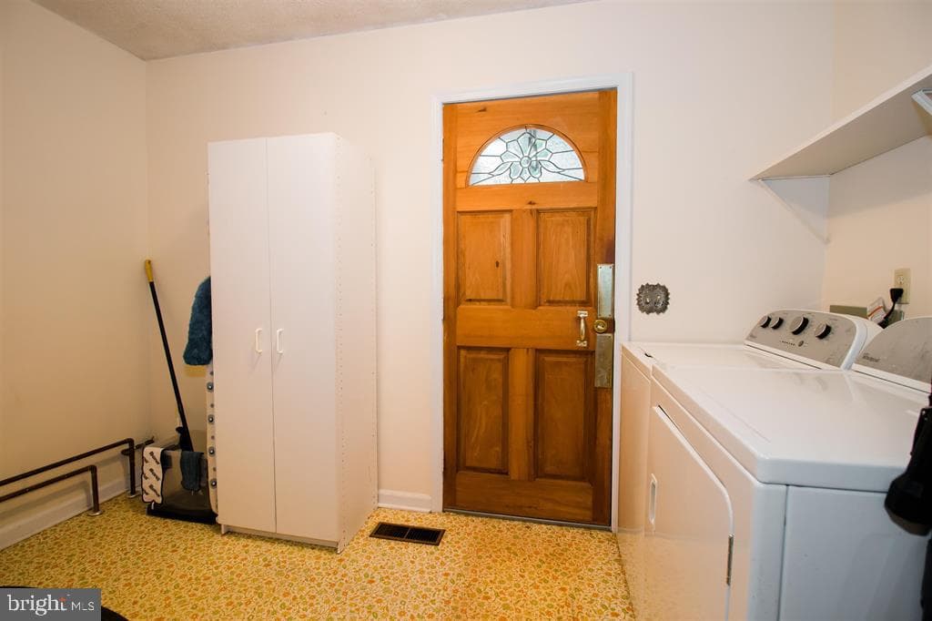16 Tamela Court photo 31