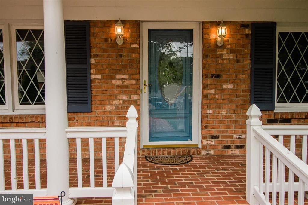 16 Tamela Court photo 6