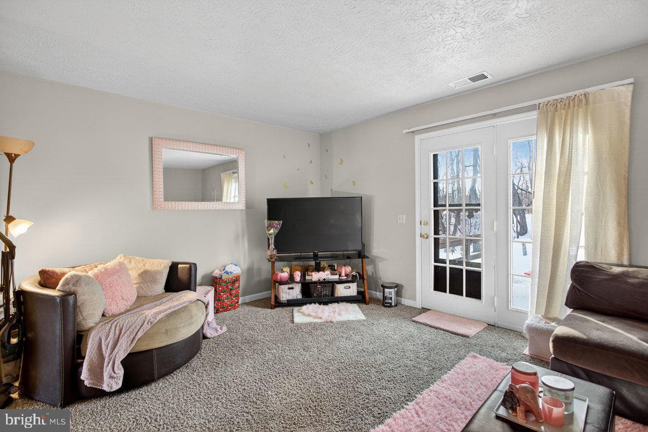 860 Vine Street photo 22