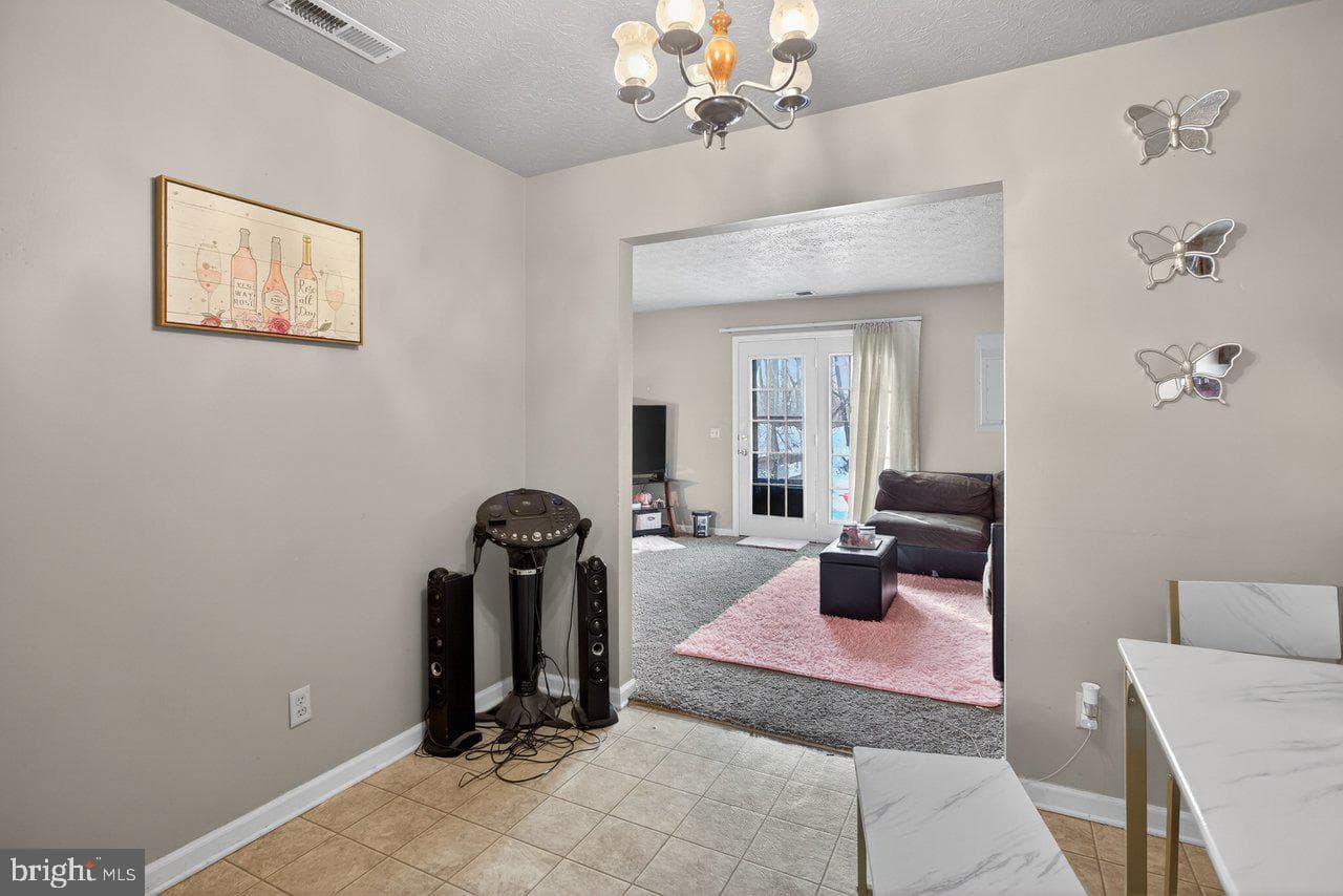 860 Vine Street photo 26