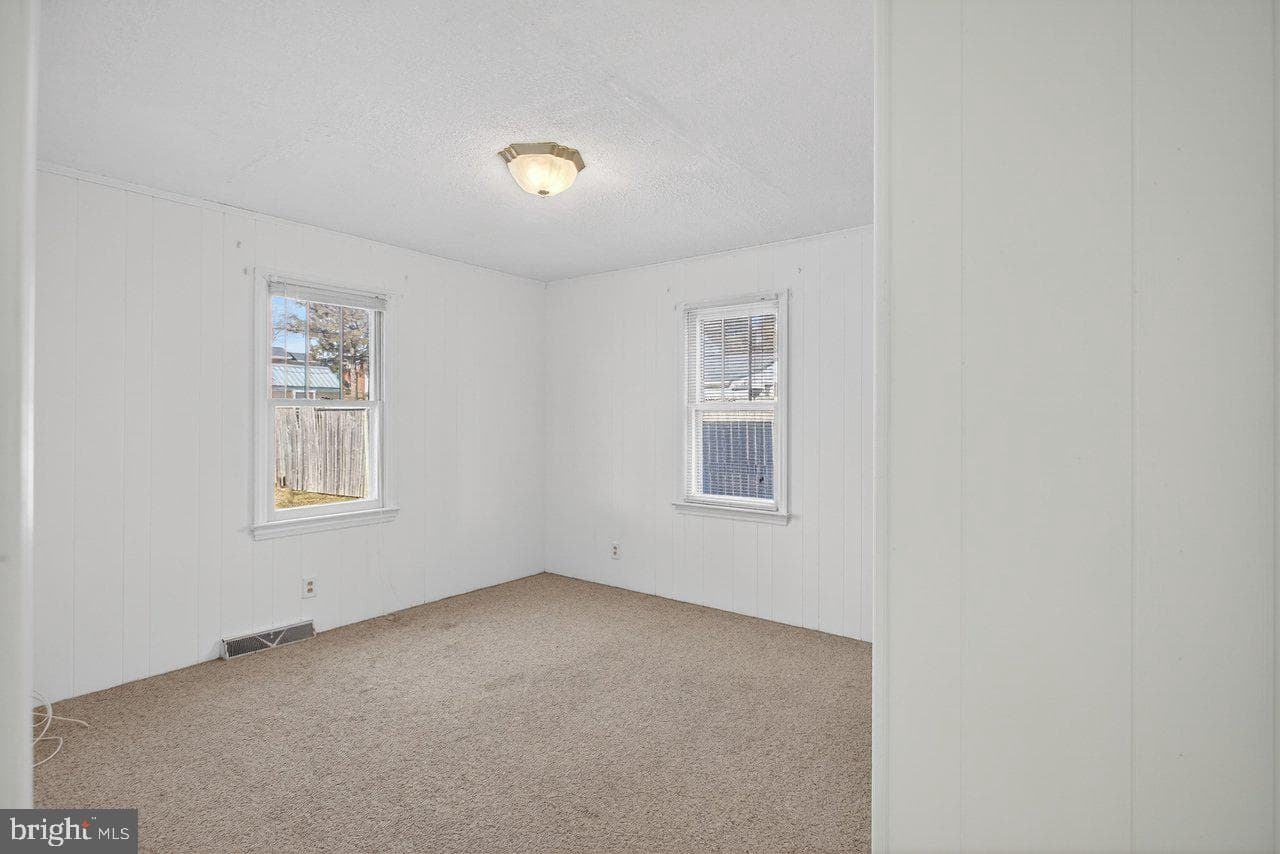 913 Spotswood Drive photo 32