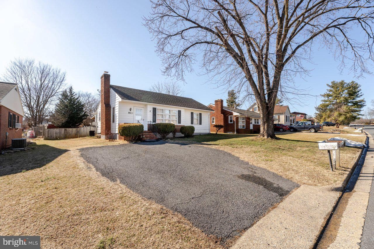 913 Spotswood Drive photo 35