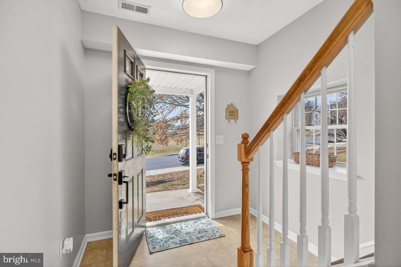 573 Pointe Drive photo 3