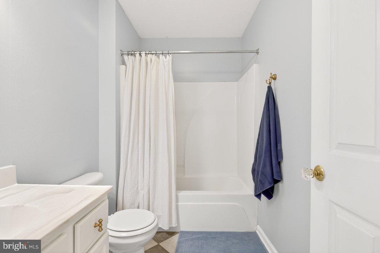 573 Pointe Drive photo 34