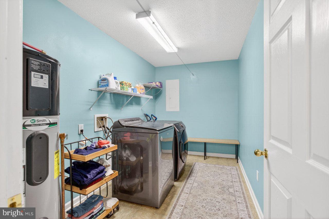 573 Pointe Drive photo 39