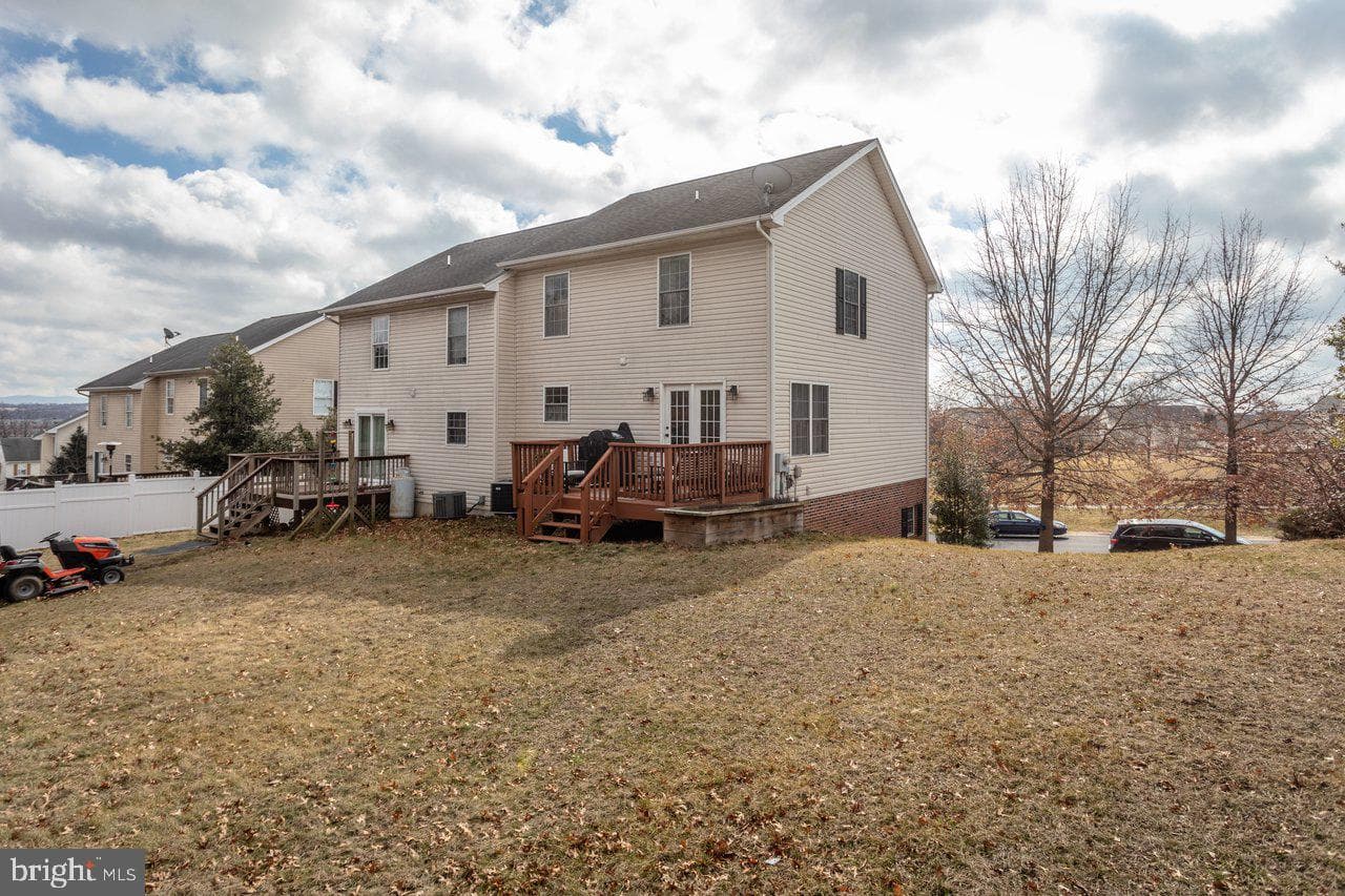 573 Pointe Drive photo 43