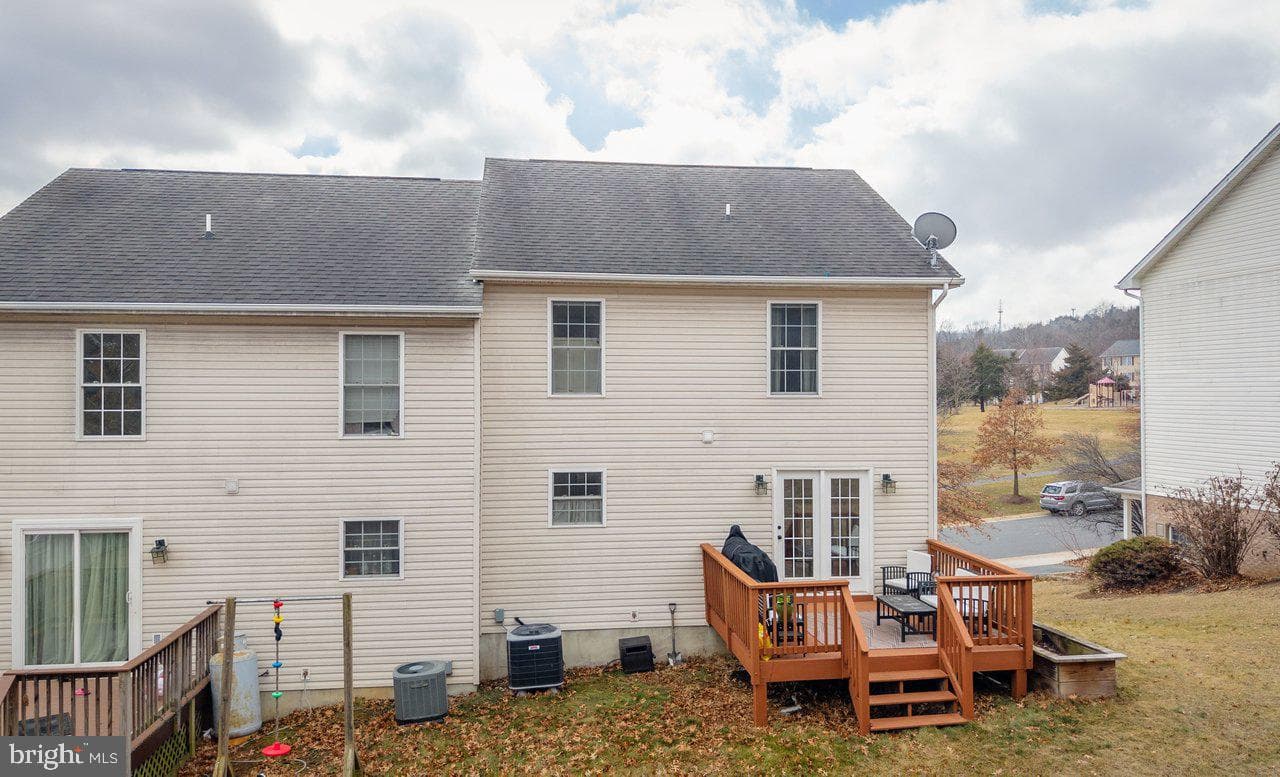 573 Pointe Drive photo 45