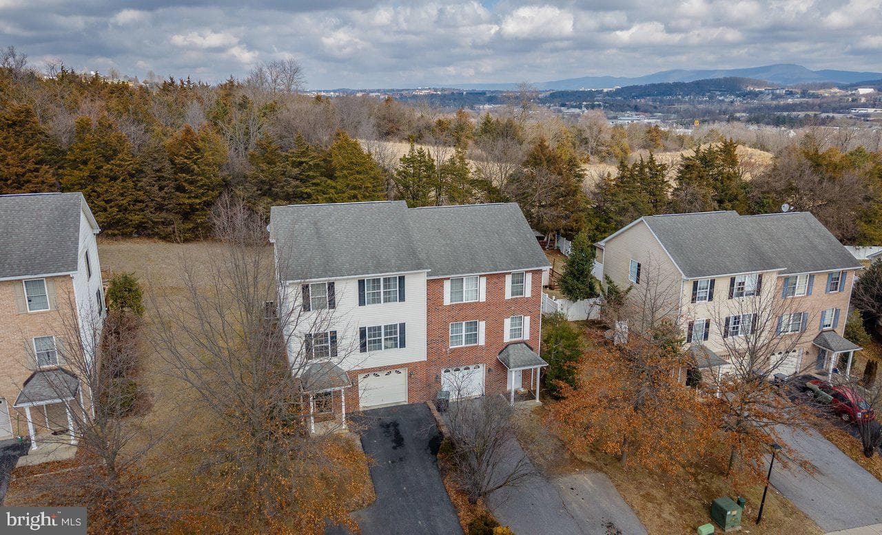 573 Pointe Drive photo 46