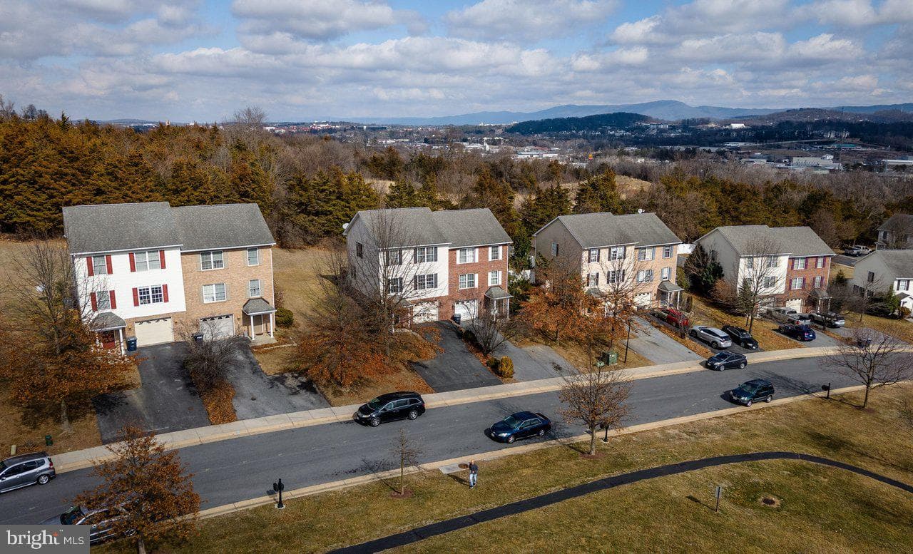 573 Pointe Drive photo 68