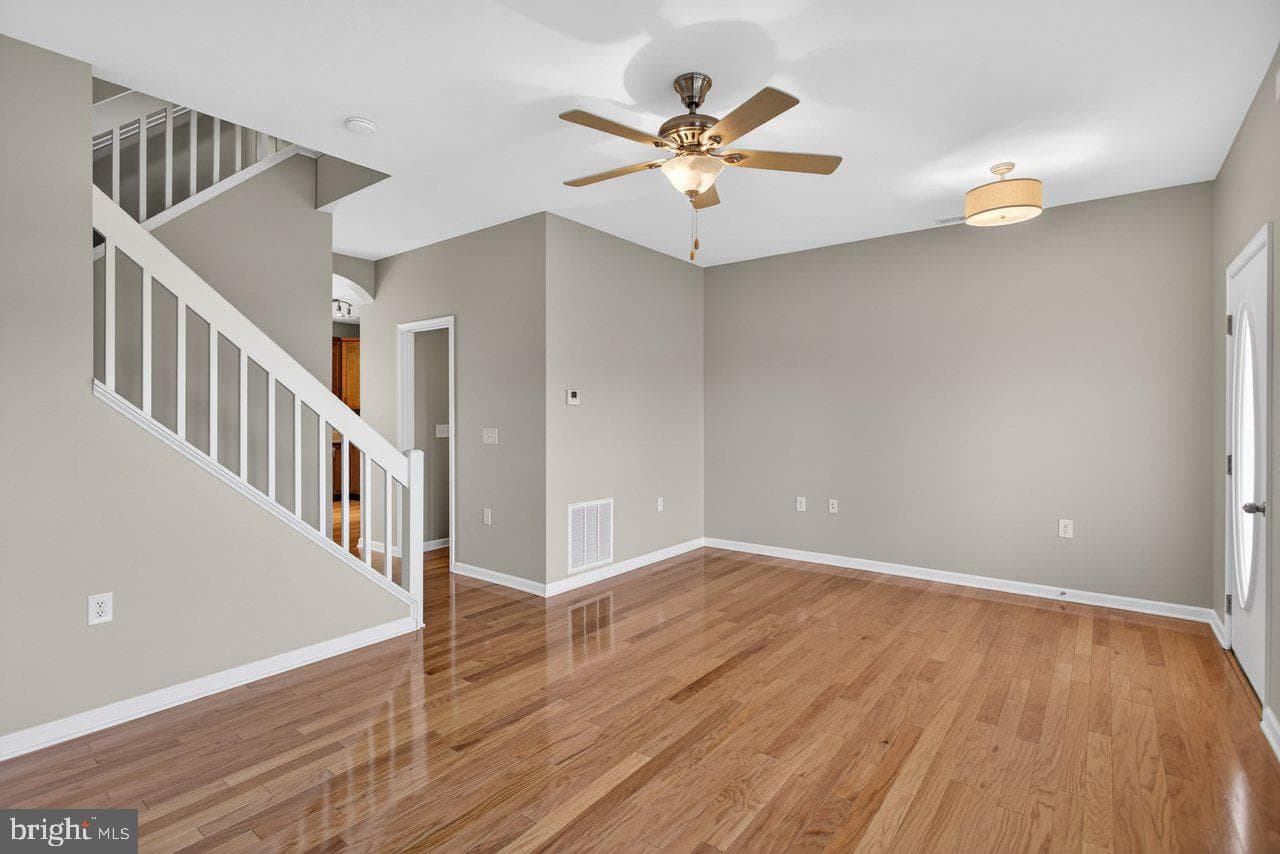 1205 Settlers Lane photo 4