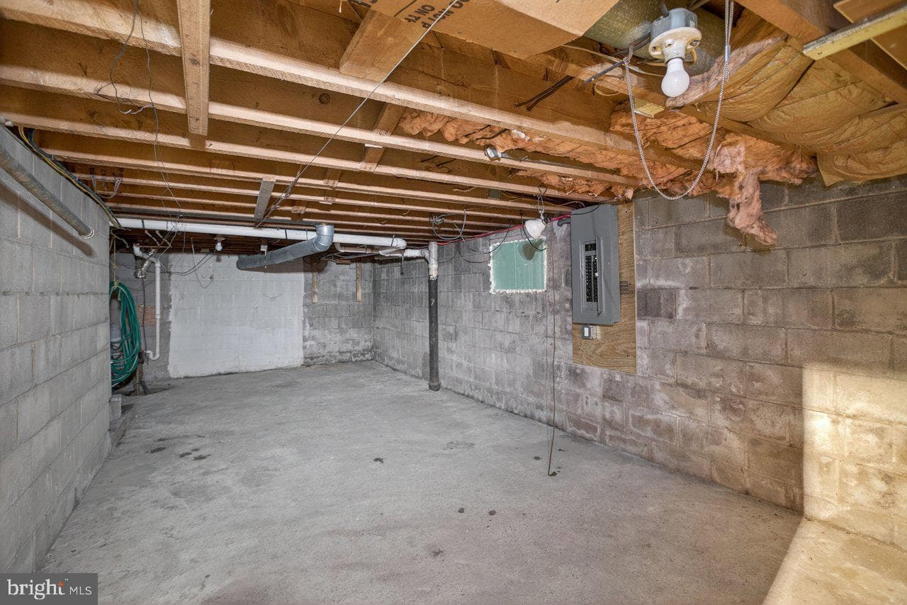 131 S Willow Street photo 35
