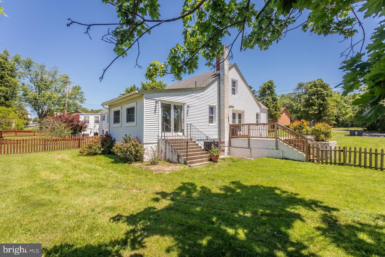 131 S Willow Street photo 45