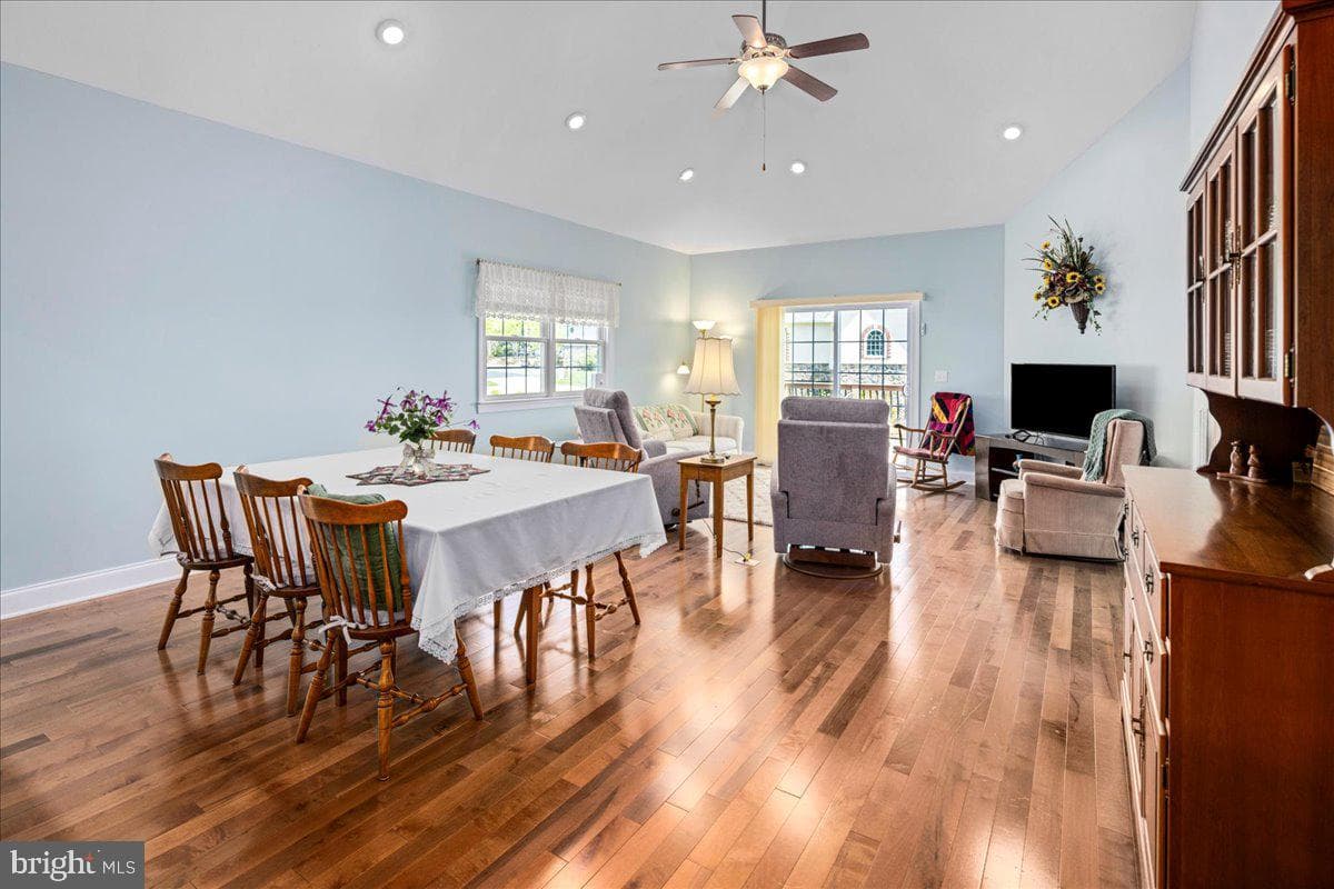 1720 Sherry Ln photo 17