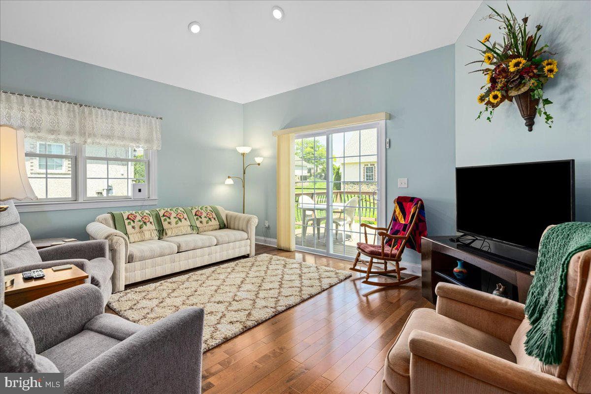 1720 Sherry Ln photo 19
