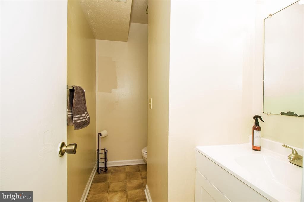 839 Vine Street photo 15