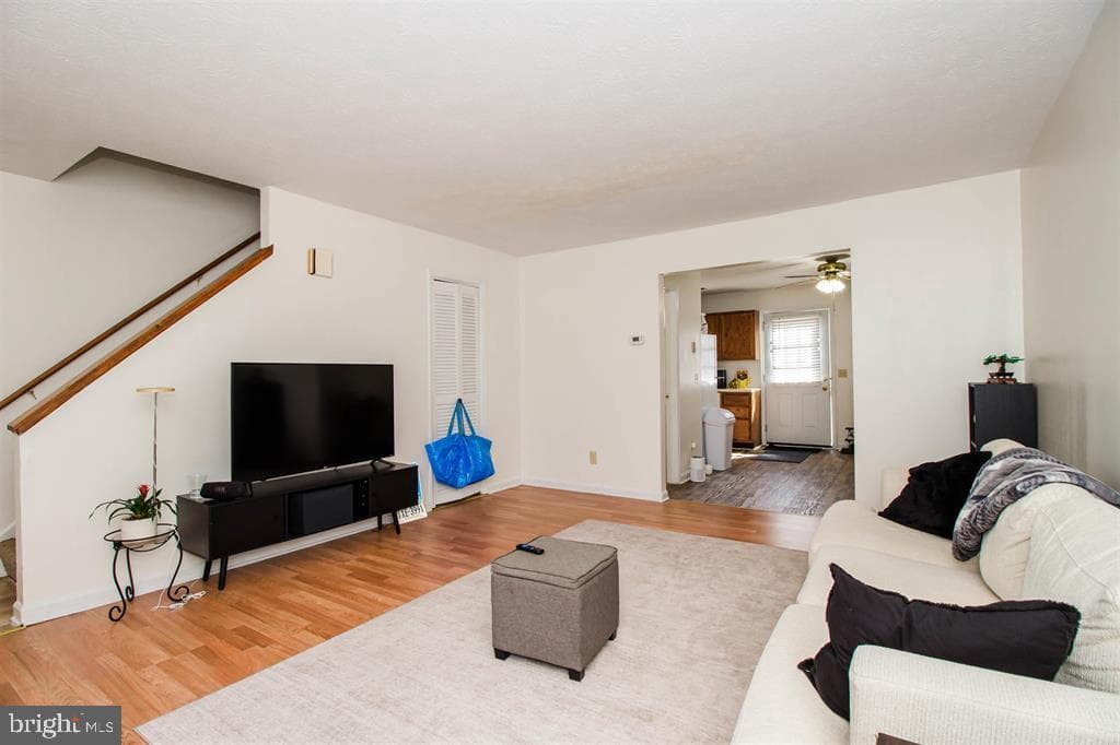 839 Vine Street photo 7
