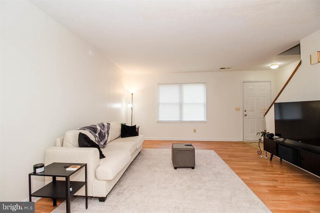 839 Vine Street photo 8
