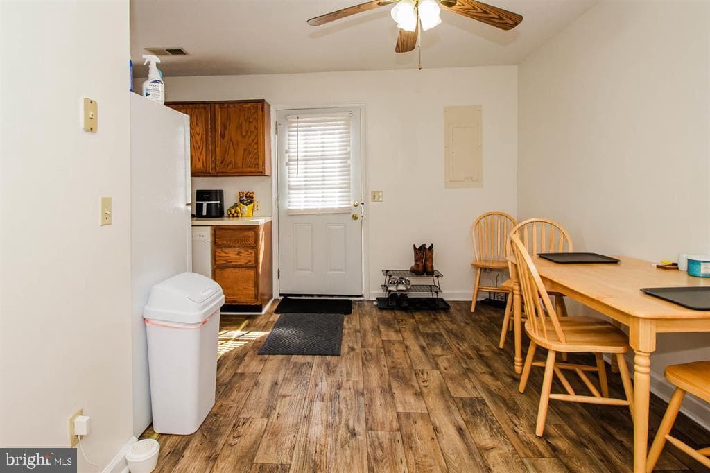 839 Vine Street photo 9