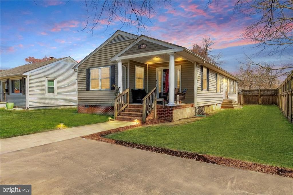 5309 Bloomingdale Avenue photo 1