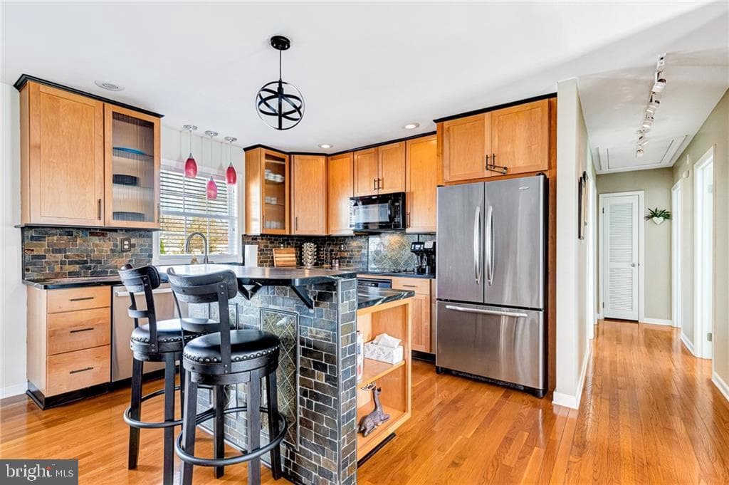 5309 Bloomingdale Avenue photo 12