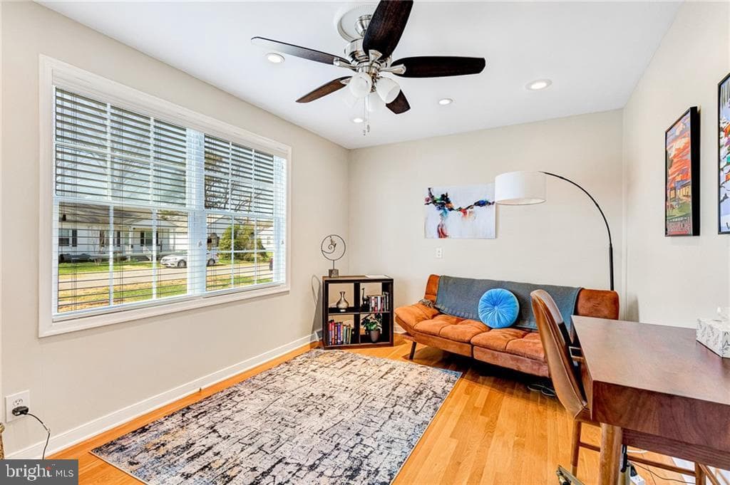 5309 Bloomingdale Avenue photo 25
