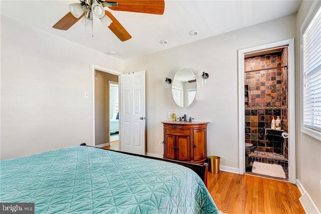 5309 Bloomingdale Avenue photo 30