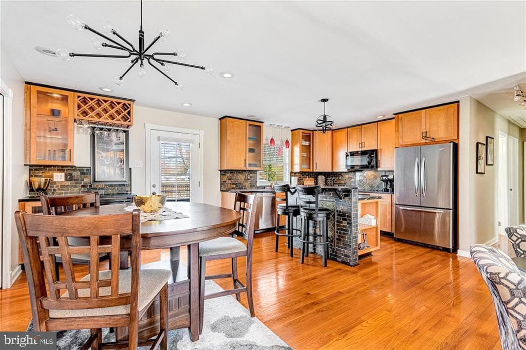 5309 Bloomingdale Avenue photo 9