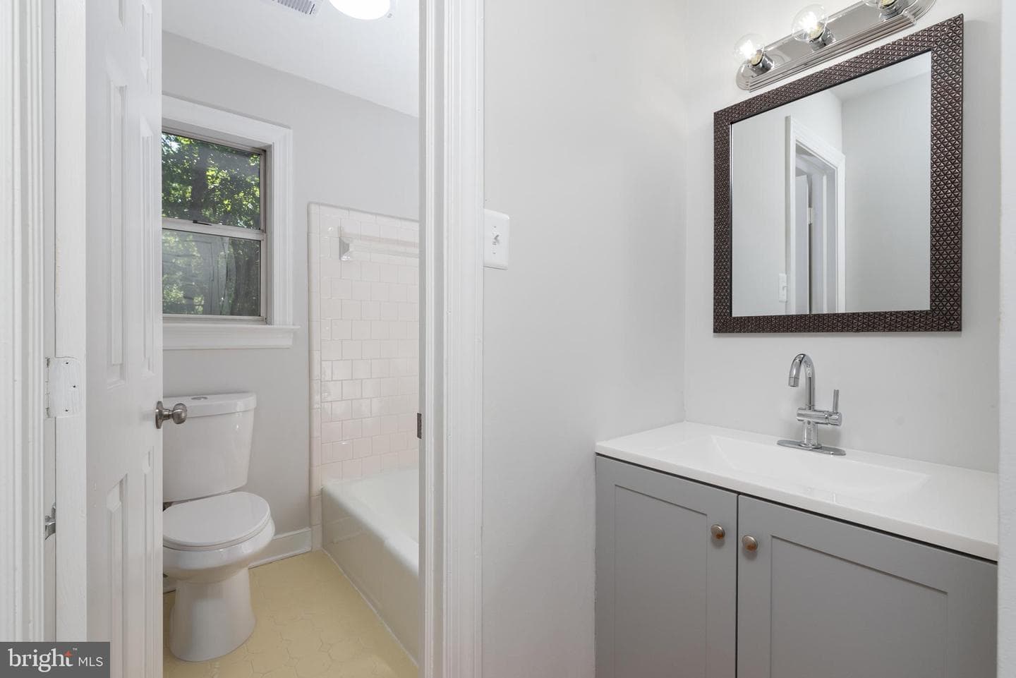 11809 Goodwick Square photo 27