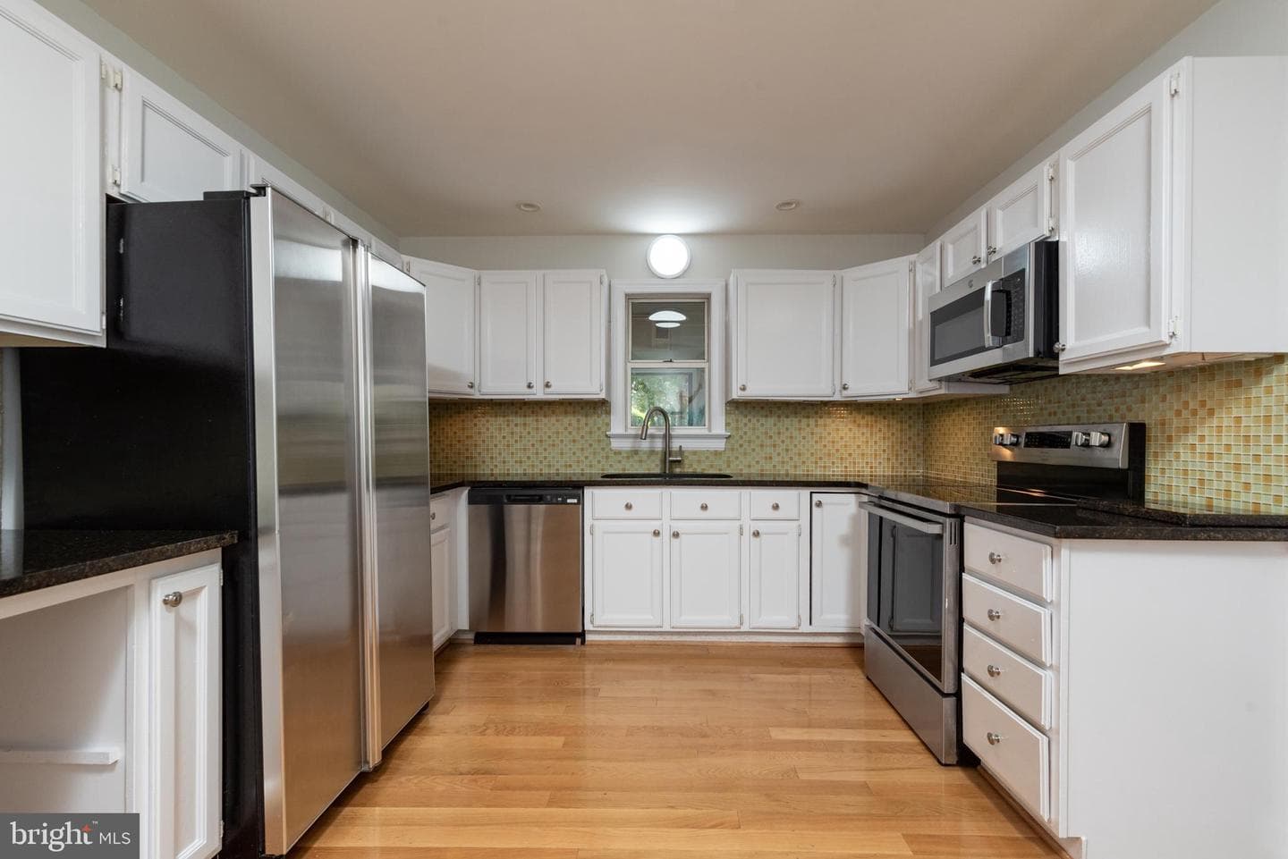 11809 Goodwick Square photo 9