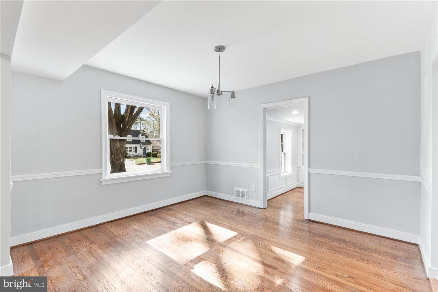 5806 S Crestwood Avenue photo 12