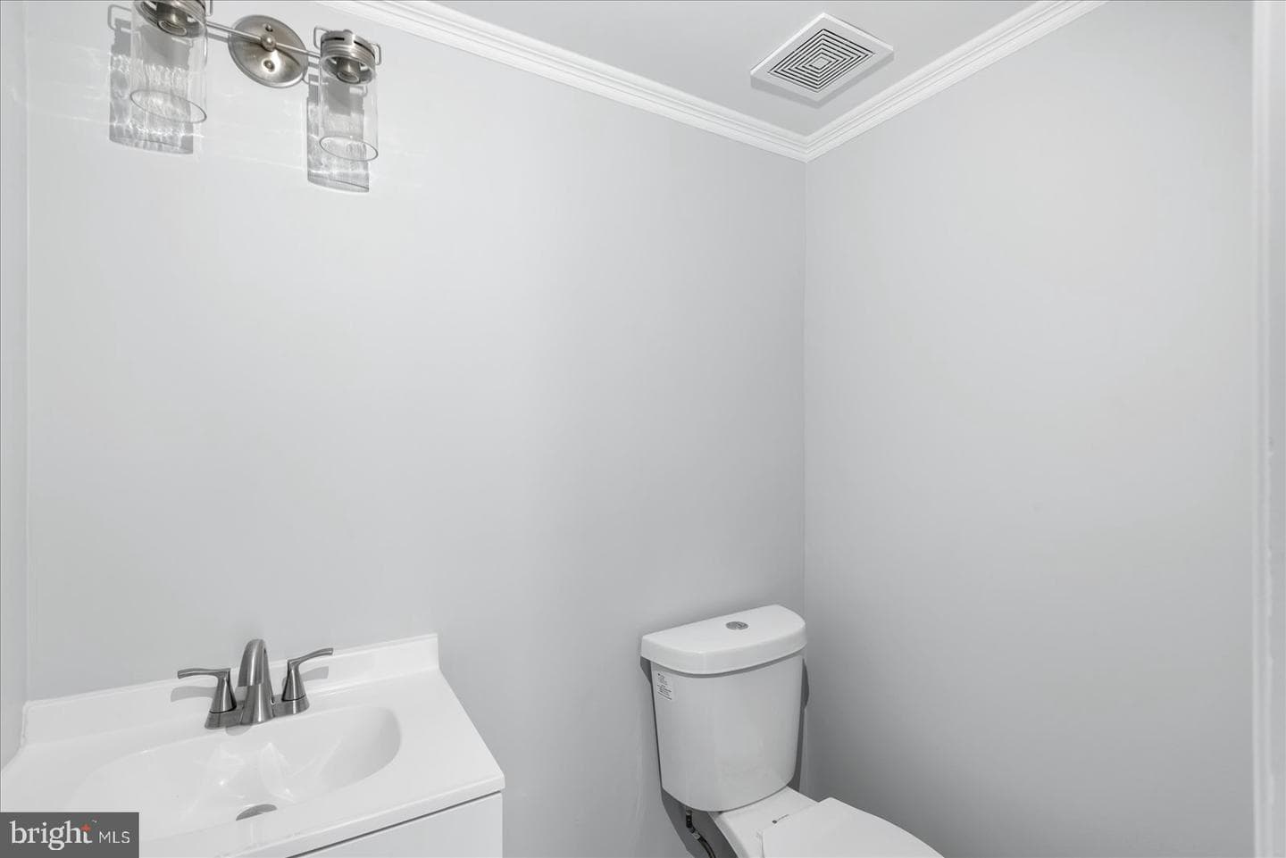 5806 S Crestwood Avenue photo 2