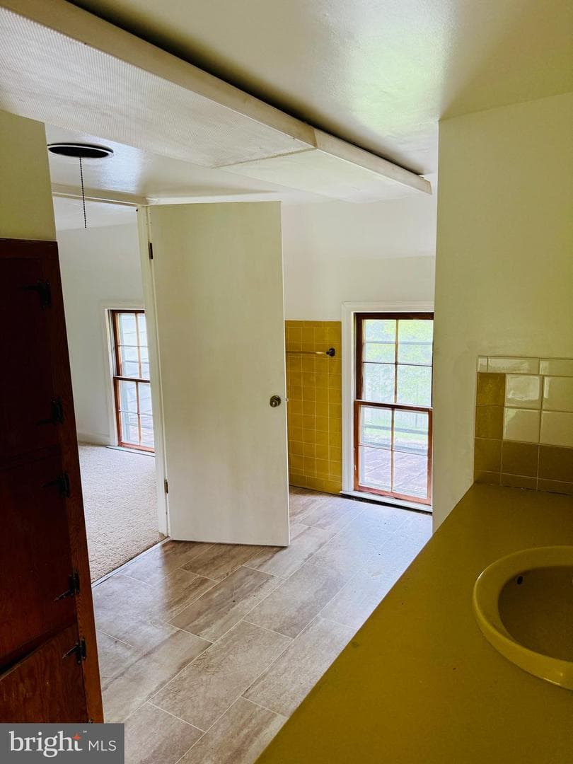 1031 Macdonald Drive photo 31