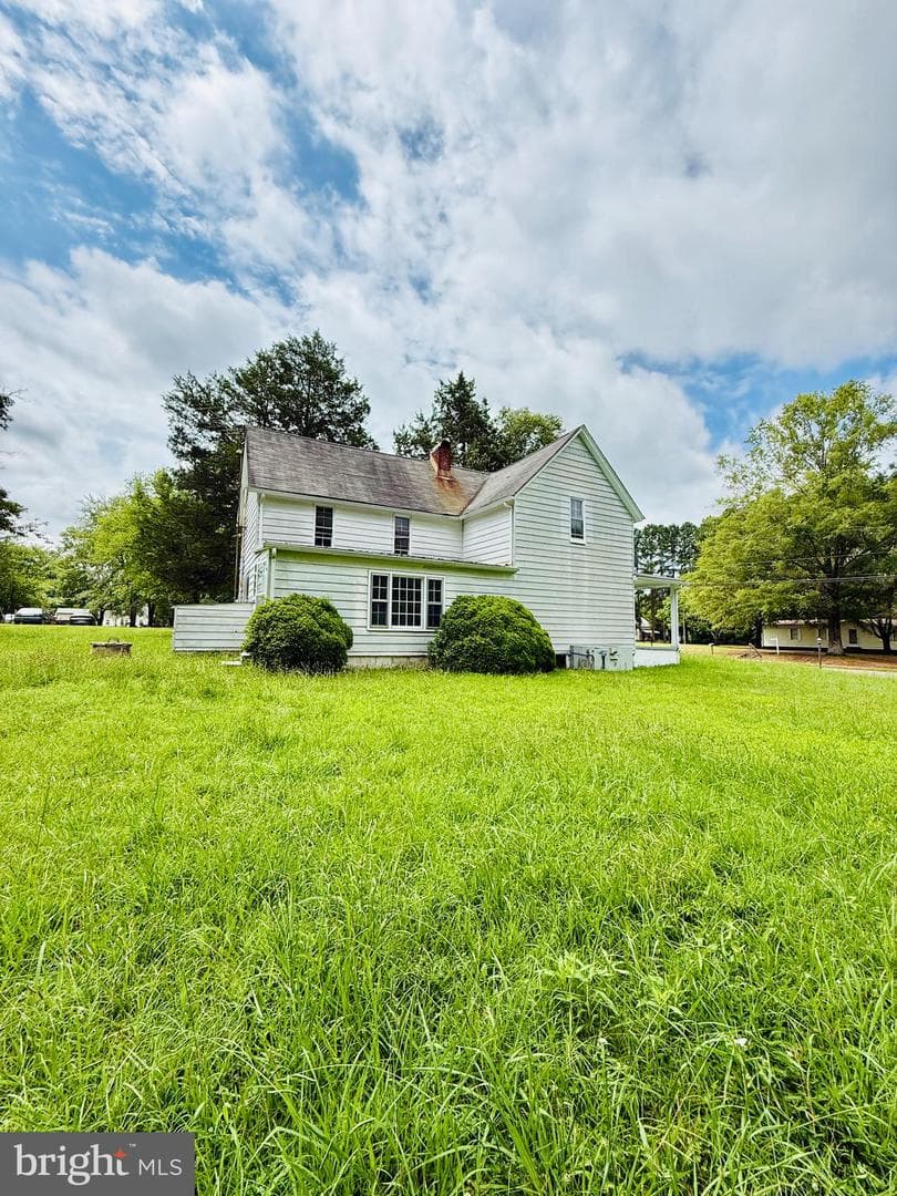 1031 Macdonald Drive photo 4