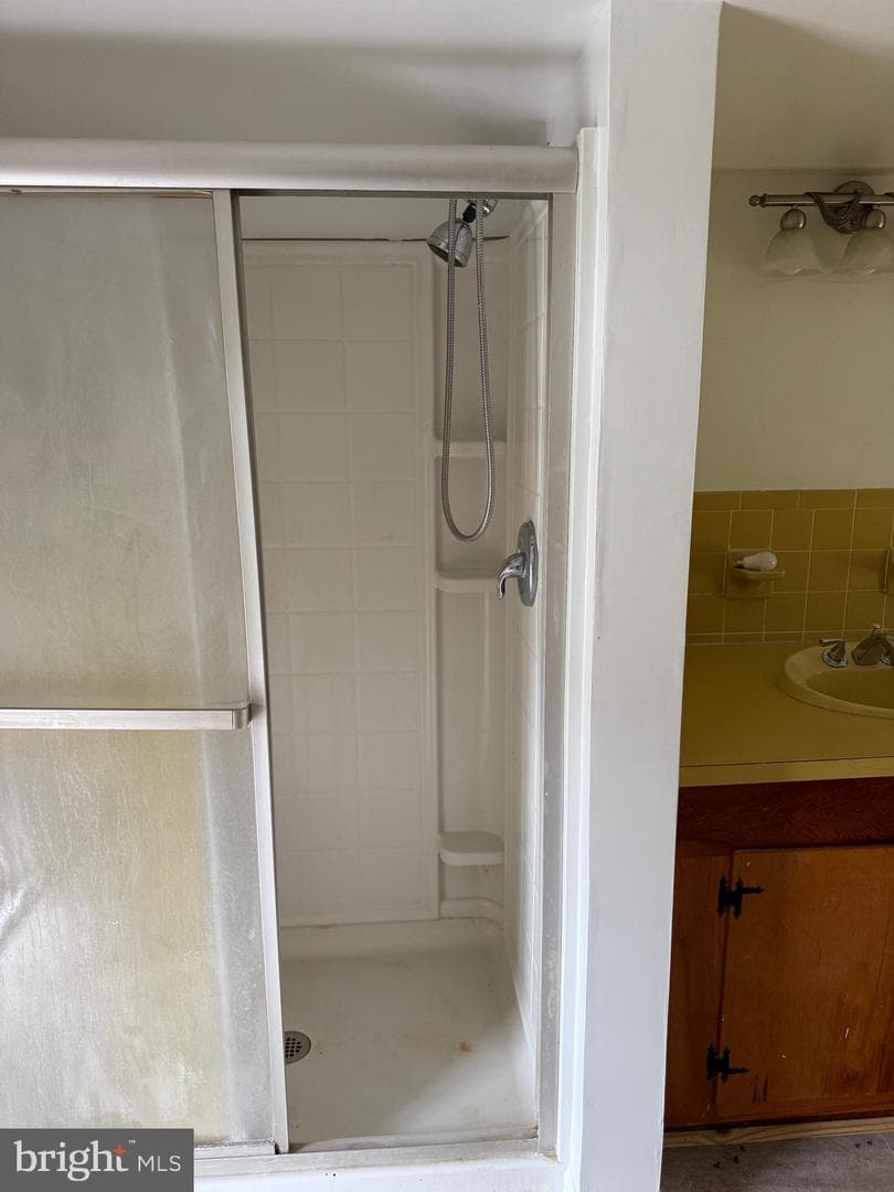 1031 Macdonald Drive photo 42