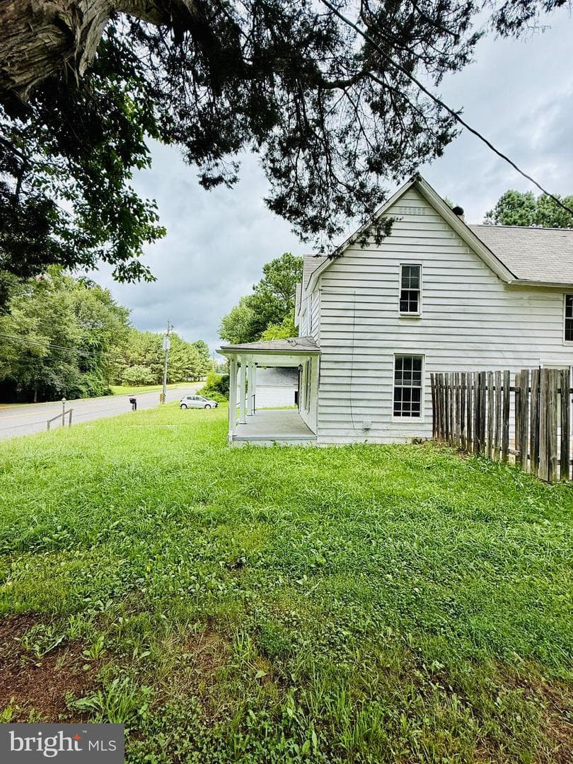 1031 Macdonald Drive photo 7