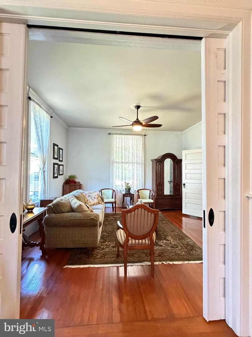 804 Grove Ave photo 11