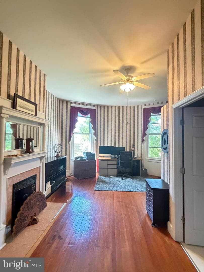 804 Grove Ave photo 22