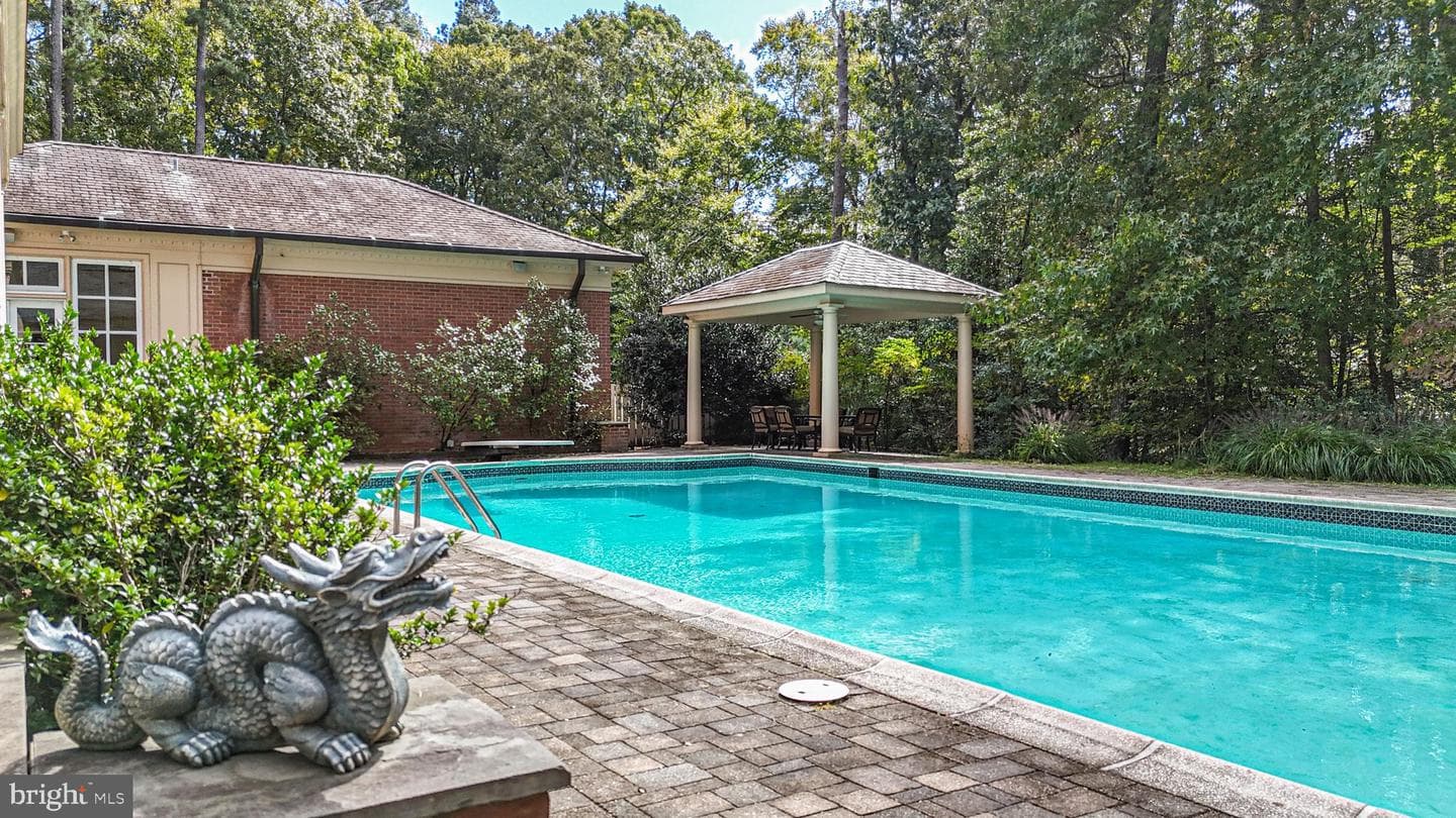 214 Rolfe Road photo 11