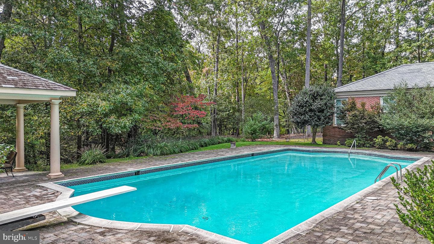 214 Rolfe Road photo 9