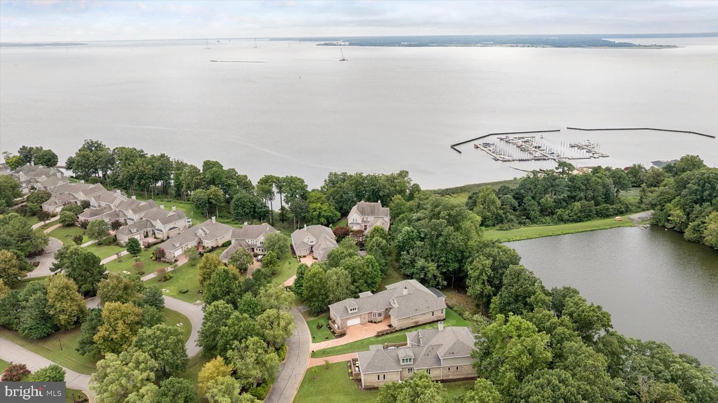 424 Rivers Edge photo 32