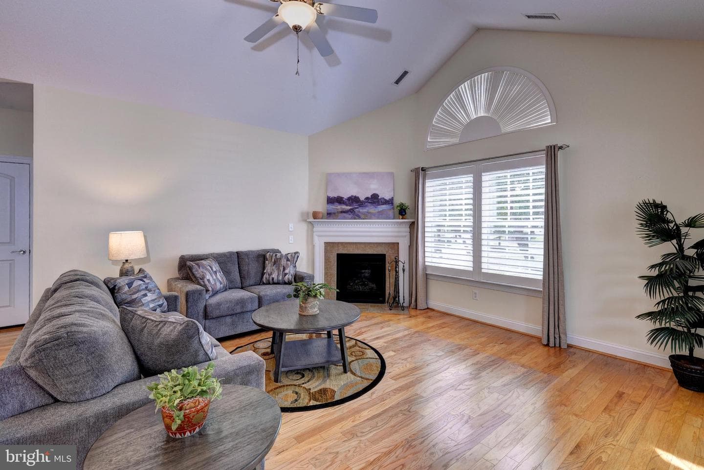 4335 Creek View E photo 12