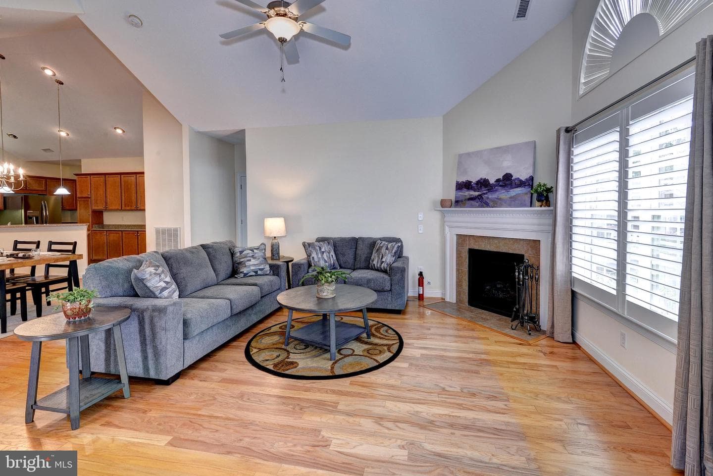 4335 Creek View E photo 13