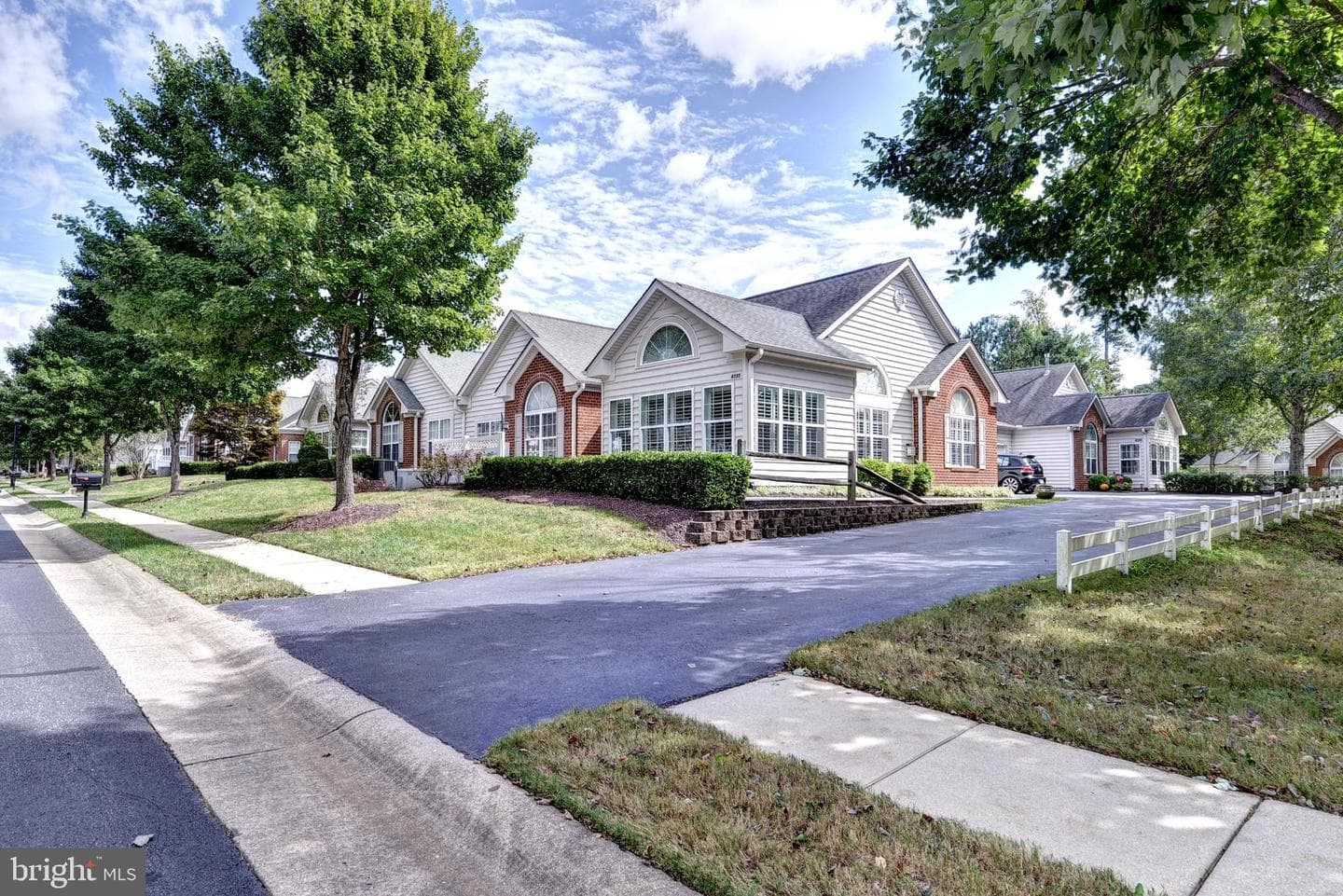 4335 Creek View E photo 2
