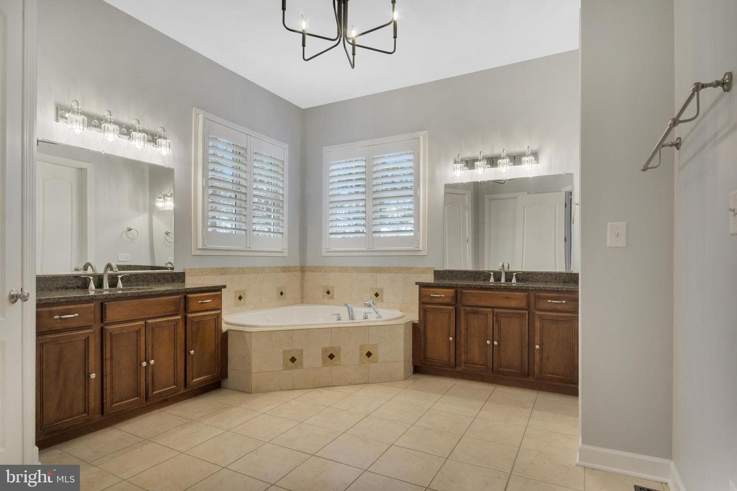 100 Lakewood Drive photo 18