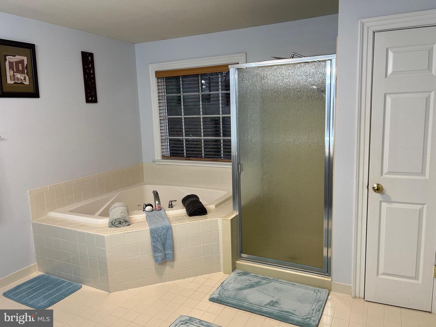 16832 Fairfax Drive photo 5