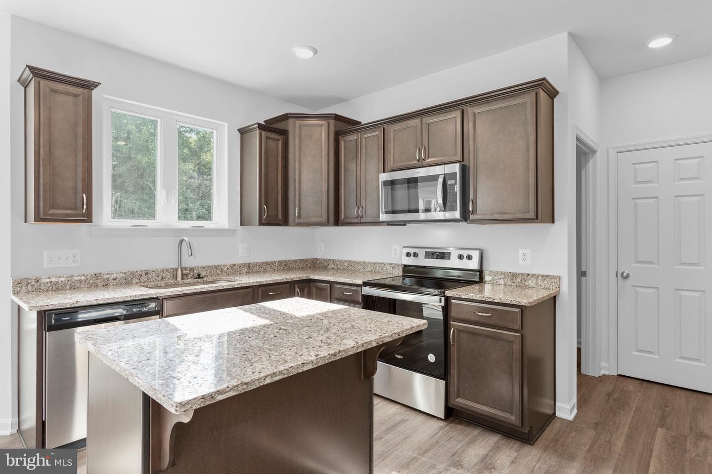 15611 Owens Drive photo 4