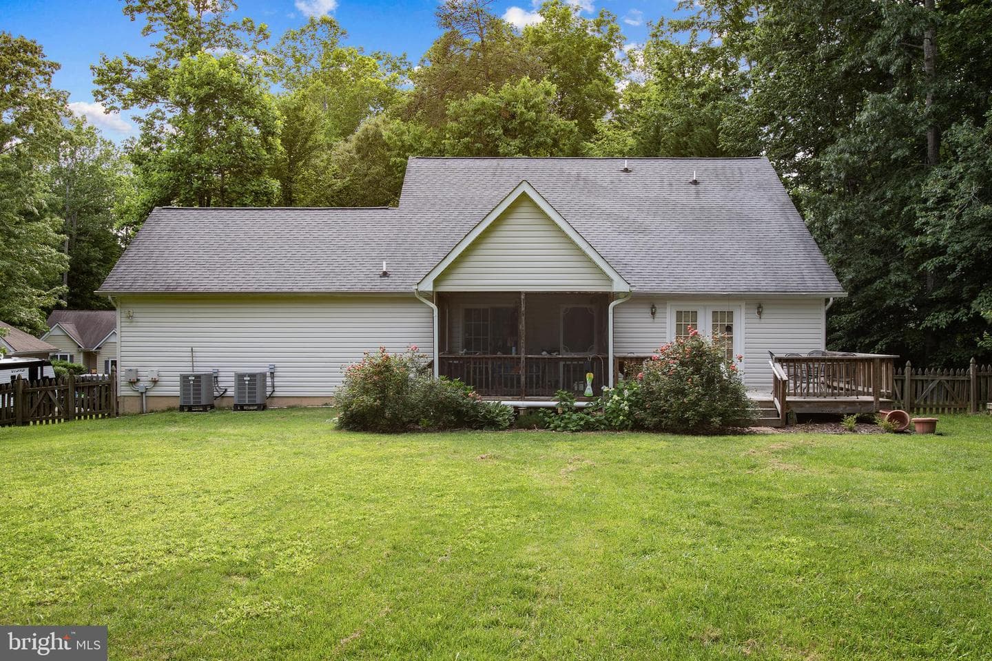 10586 Eisenhower Drive photo 38