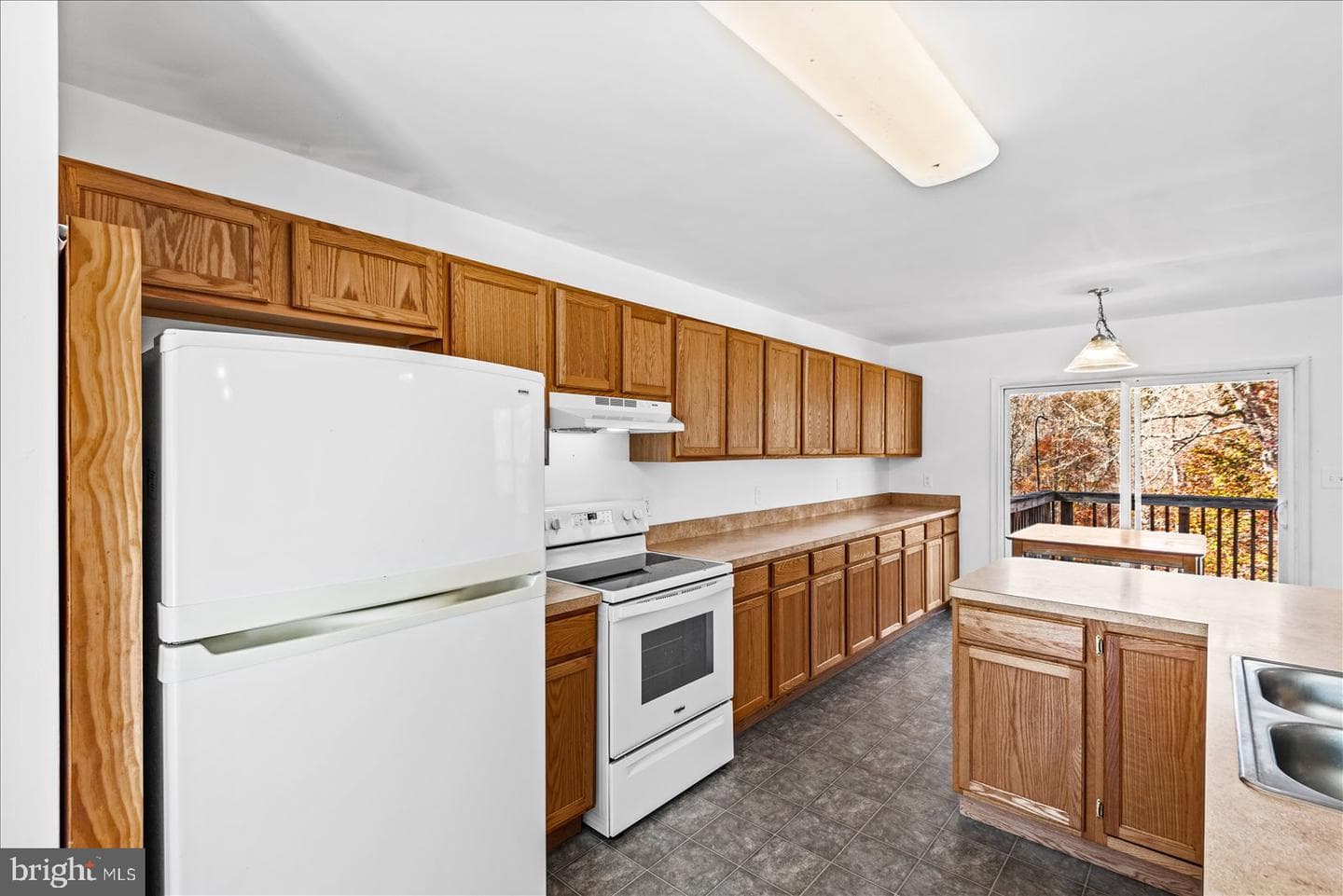 2281 Magnolia Lane photo 8