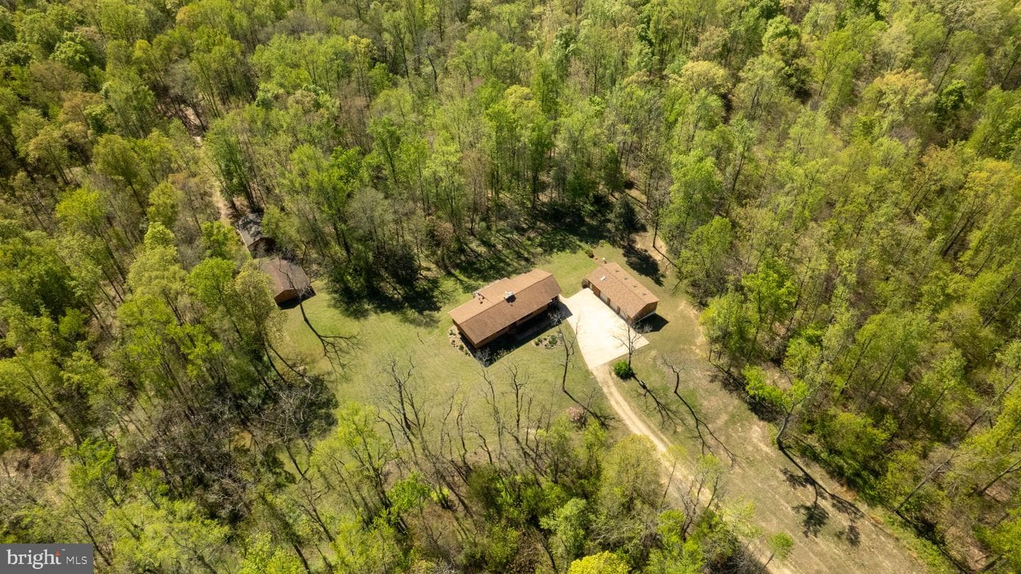 6042 Caledon Road photo 3