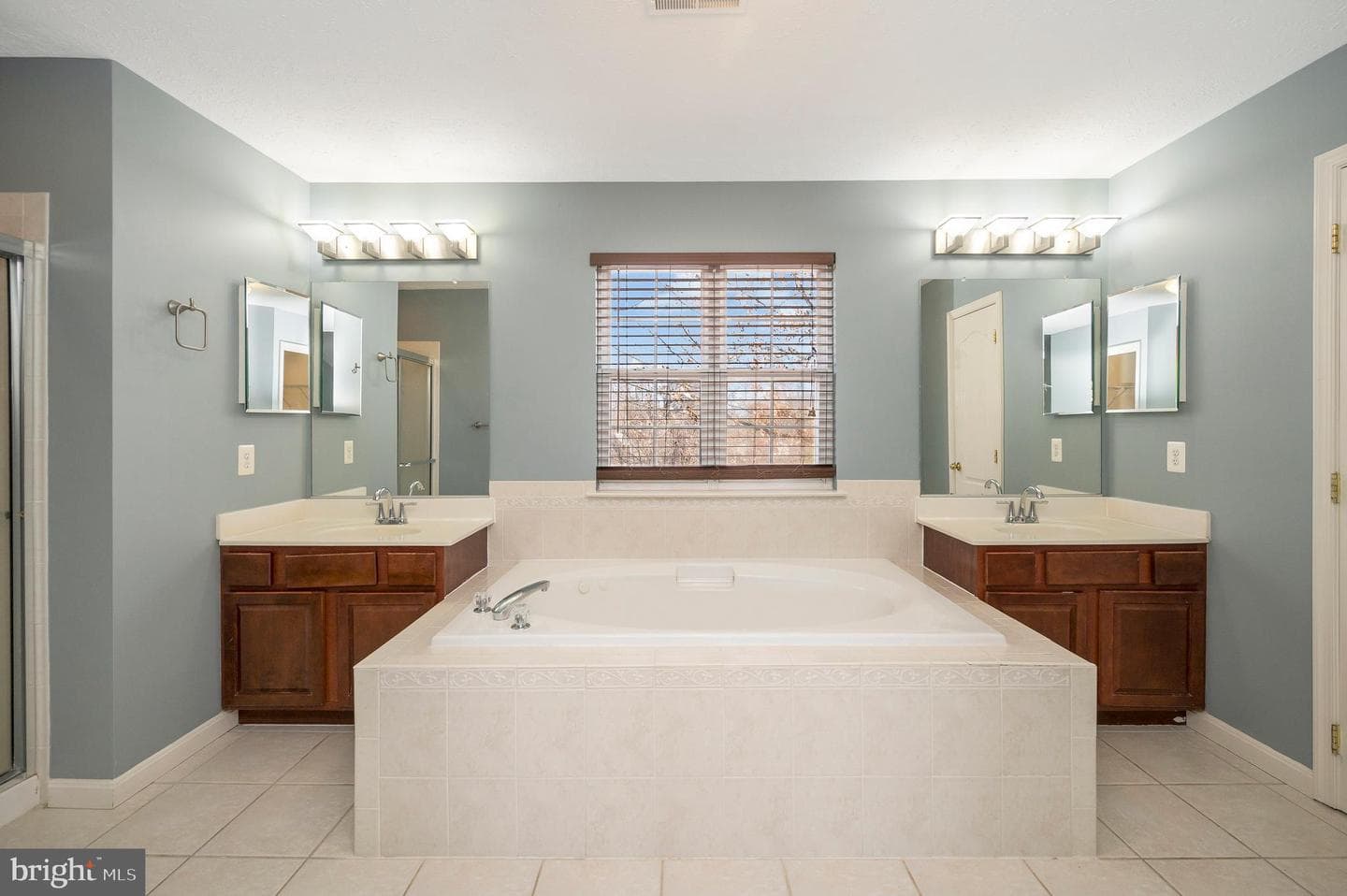 17141 Leeward Court photo 37